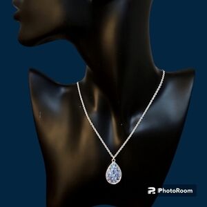 AVON NRO Blue Purple Crystal Teardrop Pendant Chain Necklace